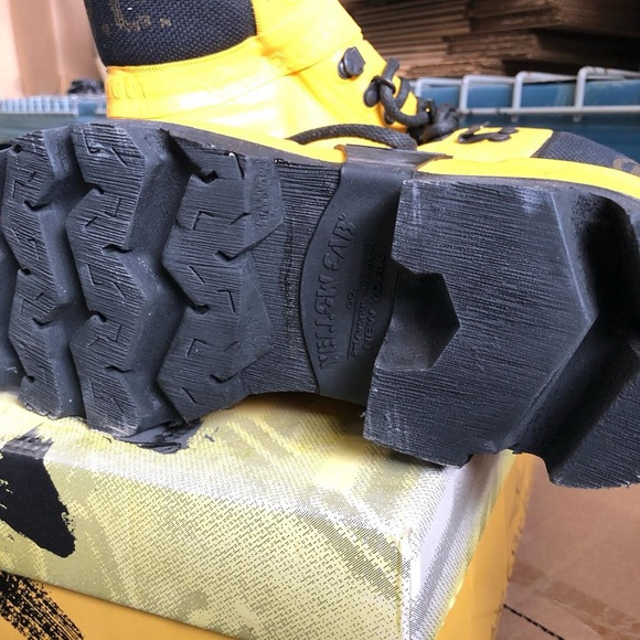 BNIB UK’s YELLOW CAB, solid tire rubber boots, steel toe - 38EUR - Picture 2 of 4